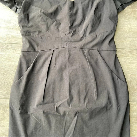 Le Chateau Stretch  Keyhole Neckline Sheath Dress - Picture 6 of 14